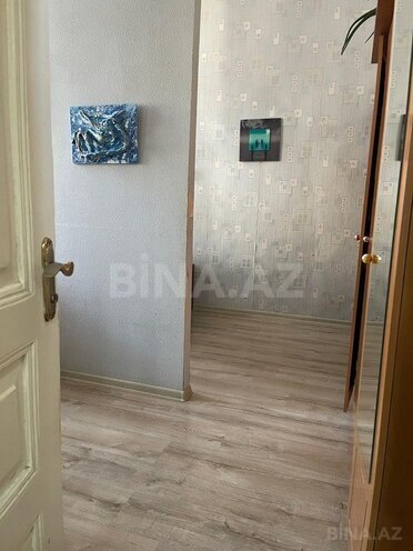 Satılır 3 otaqlı köhnə tikili 69 m², Sahil m., photo 9 from 28
