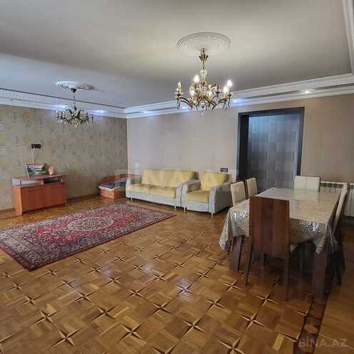 Продаётся 4-комн. вторичка 110 м², м. Иншаатчылар, photo 1 from 17