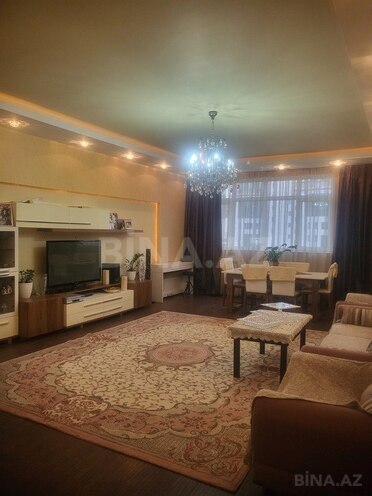 Продаётся 4-комн. новостройка 177.7 м², м. Низами, photo 1 from 14