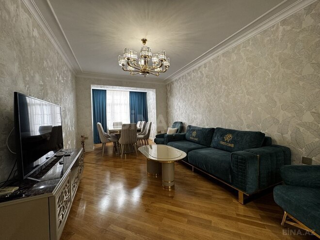 Продаётся 3-комн. вторичка 90 м², пос. Бакиханова, photo 1 from 32