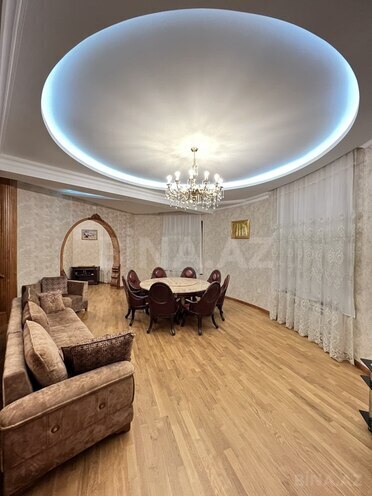 Продаётся 5-комн. дом/дача 220 м², photo 1 from 19