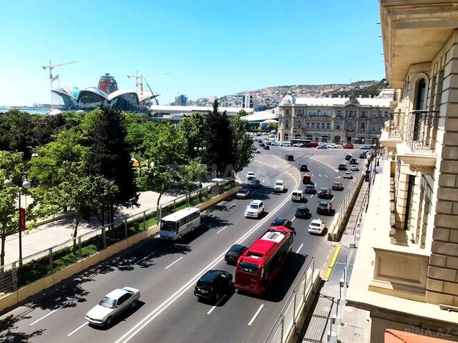 Продаётся 3-комн. вторичка 160 м², м. Сахил, photo 3 from 17