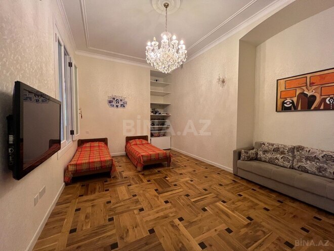Сдаётся 4-комн. вторичка 200 м², м. Сахил, photo 7 from 17