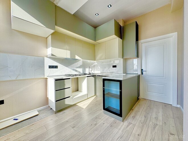 Продаётся 3-комн. новостройка 92 м², м. Кара Караев, photo 4 from 21
