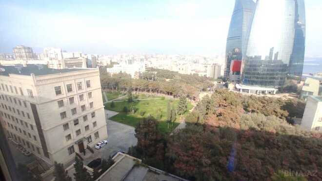 Satılır 7 otaqlı köhnə tikili 300 m², Səbail r., photo 31 from 32