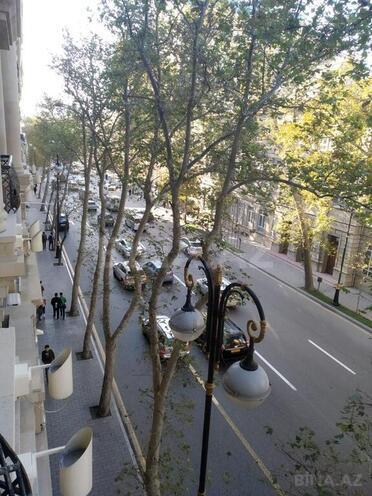 Сдаётся 3-комн. вторичка 120 м², м. Сахил, photo 4 from 29