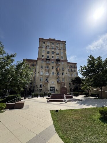 Satılır 2 otaqlı köhnə tikili 45 m², Nizami m., photo 15 from 16