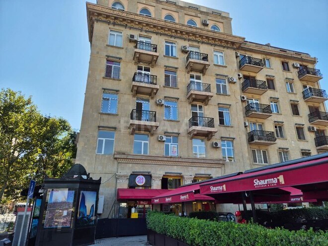 Продаётся 3-комн. вторичка 105 м², м. Низами, photo 4 from 14