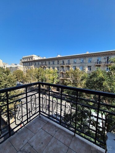 Satılır 3 otaqlı köhnə tikili 105 m², Nizami m., photo 5 from 16