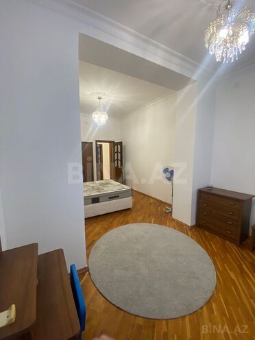 İcarəyə verilir 2 otaqlı köhnə tikili 94 m², Sahil m., photo 23 from 31