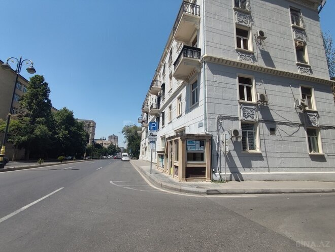 Satılır 2 otaqlı köhnə tikili 60 m², Nəsimi r., photo 3 from 13