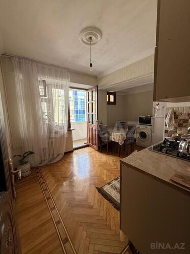 Satılır 4 otaqlı köhnə tikili 120 m², 28 May m., photo 13 from 18
