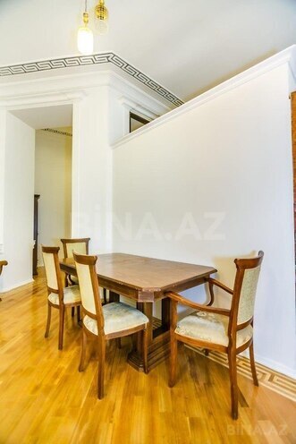 Satılır 4 otaqlı köhnə tikili 130 m², Sahil m., photo 10 from 16