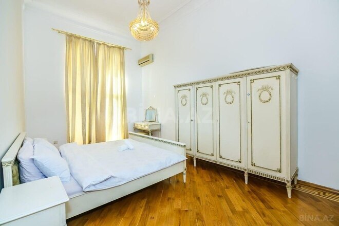 Satılır 4 otaqlı köhnə tikili 130 m², Sahil m., photo 15 from 16