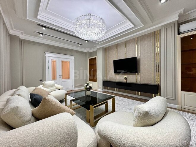 Сдаётся 2-комн. новостройка 105 м², м. 8 ноября, photo 1 from 9