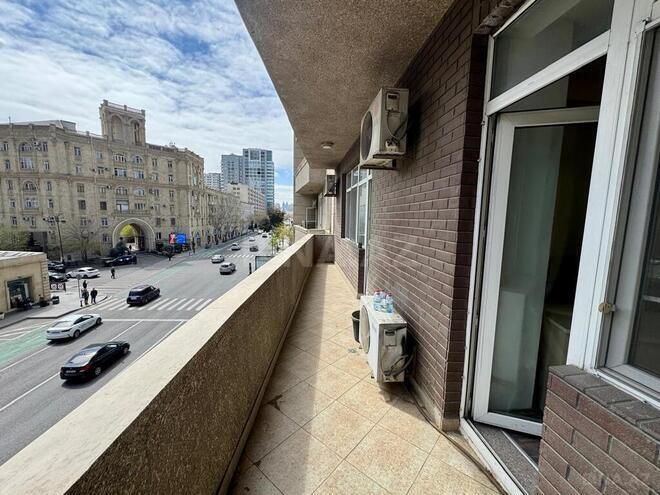 İcarəyə verilir 20 otaqlı ofis 860 m², 28 May m., photo 11 from 32