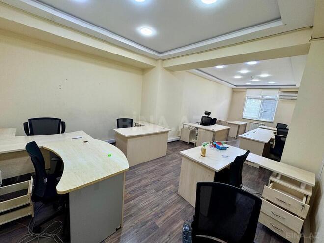 İcarəyə verilir 20 otaqlı ofis 860 m², 28 May m., photo 16 from 32
