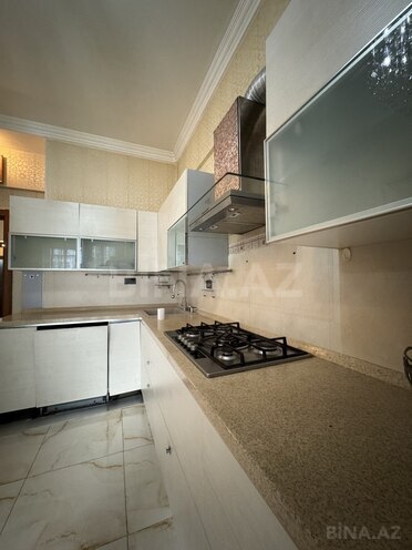 İcarəyə verilir 3 otaqlı yeni tikili 140 m², 28 May m., photo 24 from 26