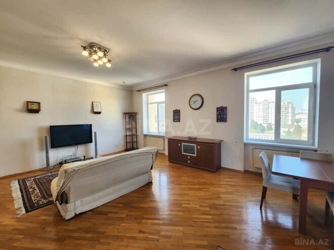 Продаётся 4-комн. вторичка 200 м², Насиминский  р., photo 4 from 25