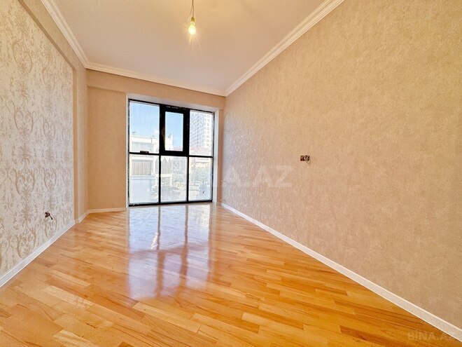 Продаётся 2-комн. новостройка 90 м², м. Кара Караев, photo 1 from 9