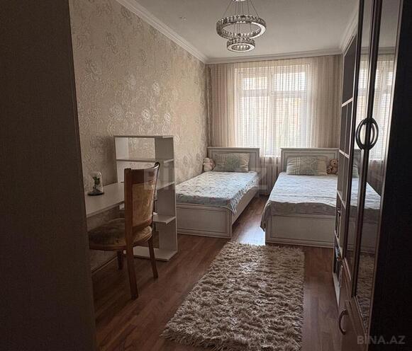 Продаётся 3-комн. вторичка 63 м², м. Иншаатчылар, photo 8 from 13