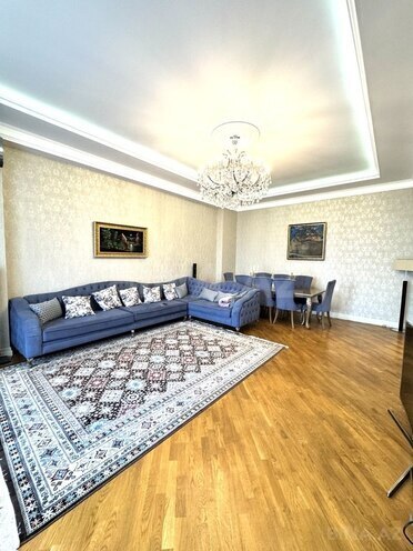 Satılır 4 otaqlı yeni tikili 170 m², 28 May m., photo 1 from 30