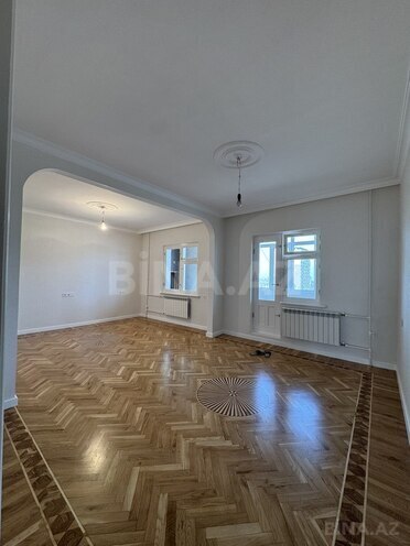 Продаётся 4-комн. вторичка 110 м², м. Халглар Достлугу, photo 1 from 31