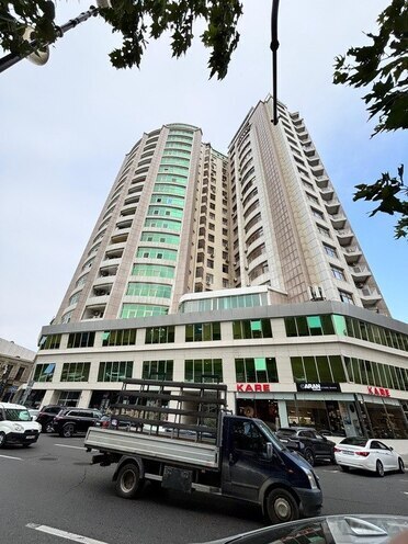 Satılır 4 otaqlı yeni tikili 228 m², Sahil m., photo 1 from 24