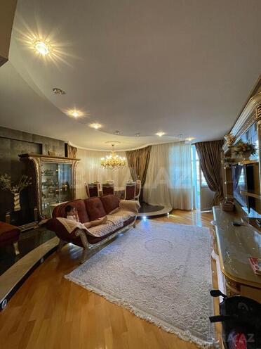 Satılır 3 otaqlı yeni tikili 130 m², 8-ci mikrorayon q., photo 3 from 13