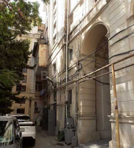 Satılır 4 otaqlı köhnə tikili 130 m², Nəsimi r., photo 24 from 27