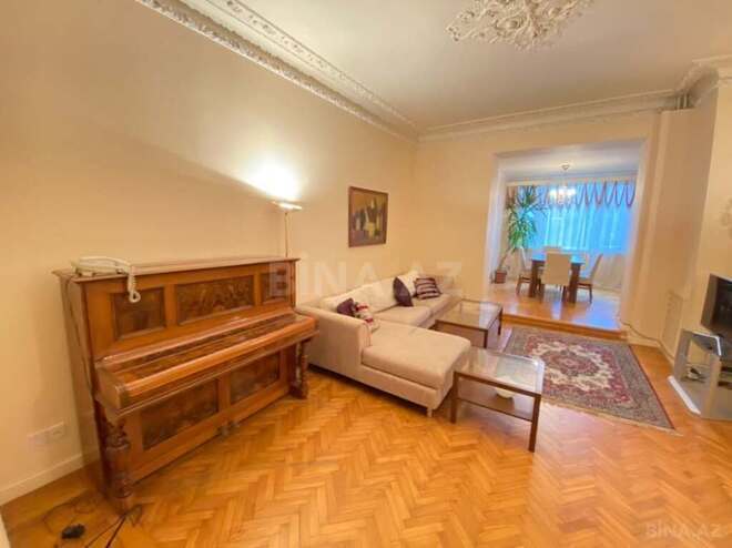 İcarəyə verilir 3 otaqlı köhnə tikili 110 m², Sahil m., photo 1 from 18