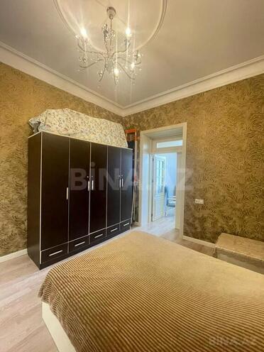 Продаётся 4-комн. вторичка 90 м², м. Низами, photo 14 from 27