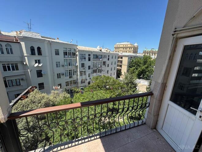 Satılır 3 otaqlı köhnə tikili 130 m², İçəri Şəhər m., photo 16 from 20