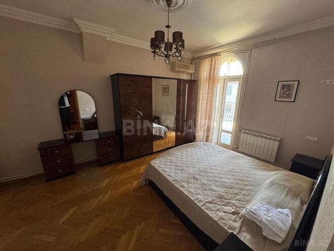 Satılır 3 otaqlı köhnə tikili 130 m², İçəri Şəhər m., photo 13 from 20