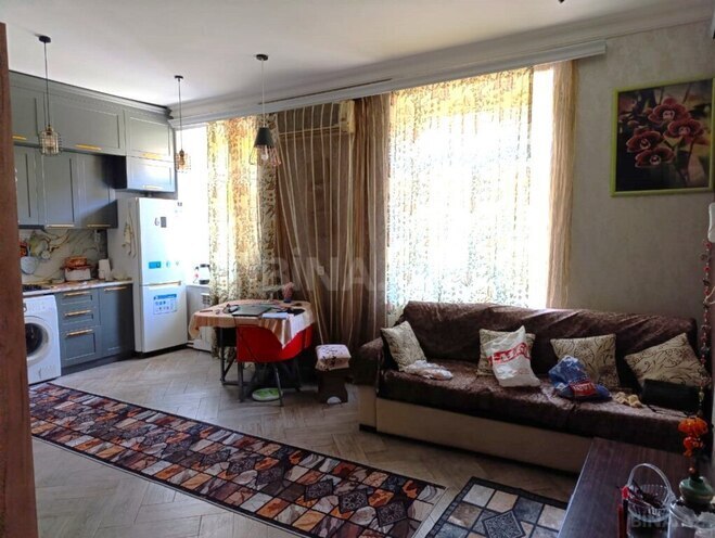 Продаётся 3-комн. вторичка 70.5 м², м. Низами, photo 3 from 15