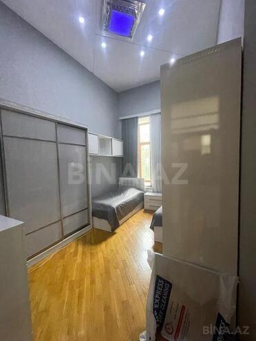 Satılır 4 otaqlı köhnə tikili 130 m², 28 May m., photo 12 from 20