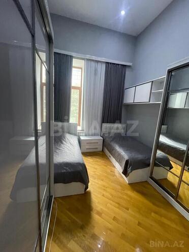 Satılır 4 otaqlı köhnə tikili 130 m², 28 May m., photo 13 from 20