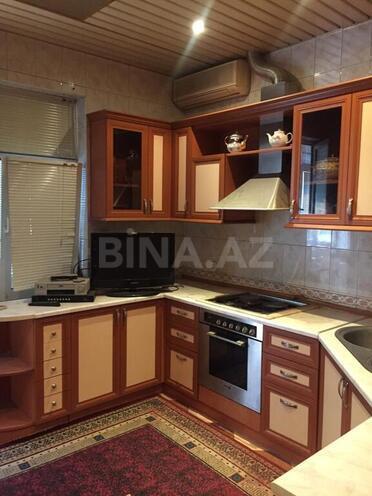 Продаётся 6-комн. вторичка 170 м², Ясамальский р., photo 14 from 22