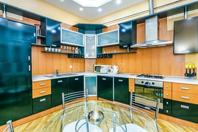 Сдаётся 3-комн. вторичка 120 м², м. Сахил, photo 4 from 17