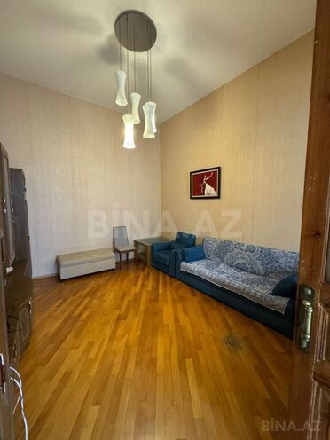 Satılır 4 otaqlı köhnə tikili 79 m², 28 May m., photo 10 from 17