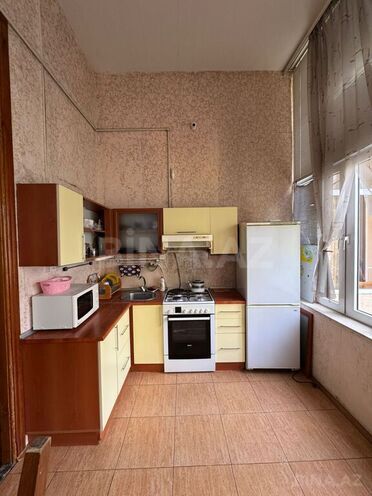 Satılır 4 otaqlı köhnə tikili 79 m², 28 May m., photo 14 from 17