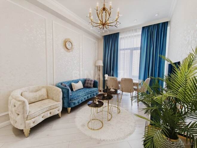 Сдаётся 2-комн. новостройка 58 м², м. 8 ноября, photo 1 from 10