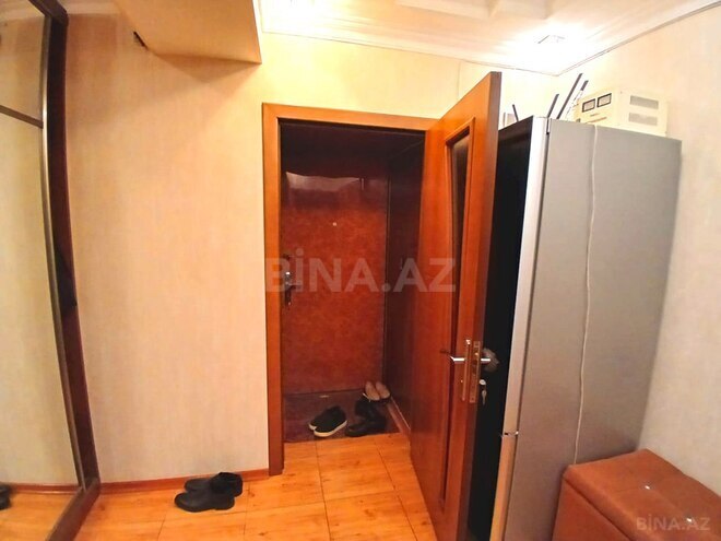 Satılır 3 otaqlı köhnə tikili 90 m², Qara Qarayev m., photo 10 from 32