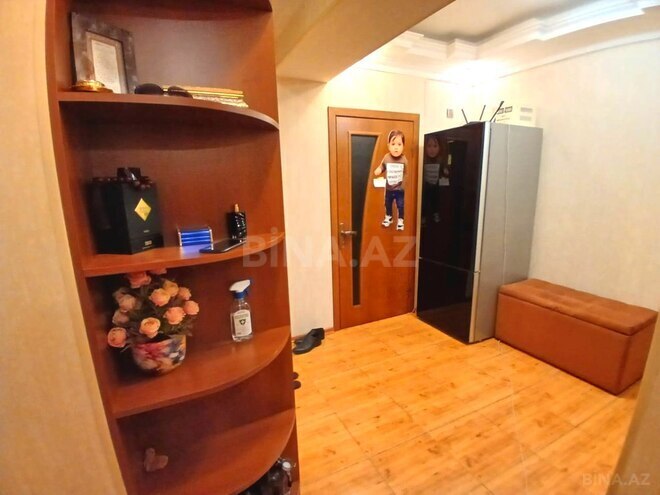 Satılır 3 otaqlı köhnə tikili 90 m², Qara Qarayev m., photo 13 from 32