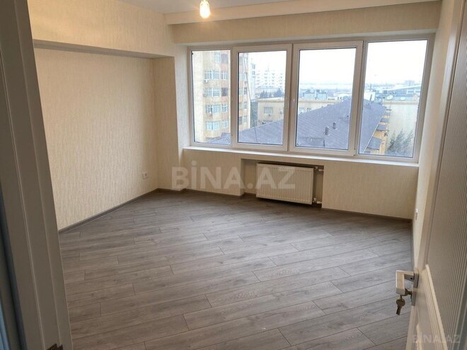 Satılır 2 otaqlı köhnə tikili 72 m², Gənclik m., photo 1 from 7