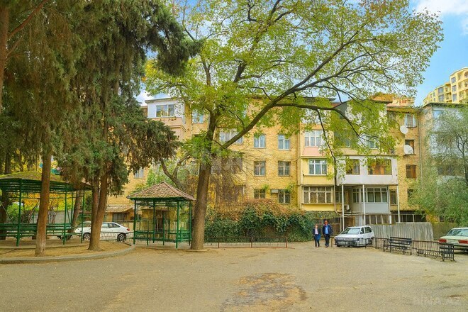 Продаётся 3-комн. вторичка 60 м², м. Гянджлик, photo 1 from 21