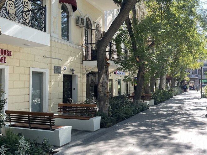 Satılır 5 otaqlı köhnə tikili 180 m², Sahil m., photo 28 from 32