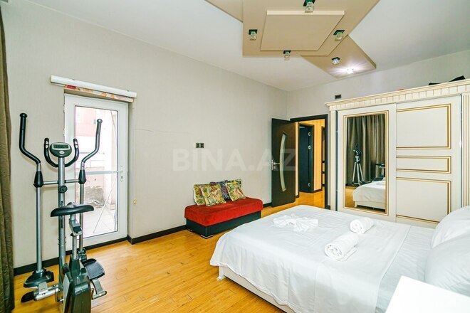 Сдаётся 3-комн. новостройка 180 м², м. 8 ноября, photo 15 from 32