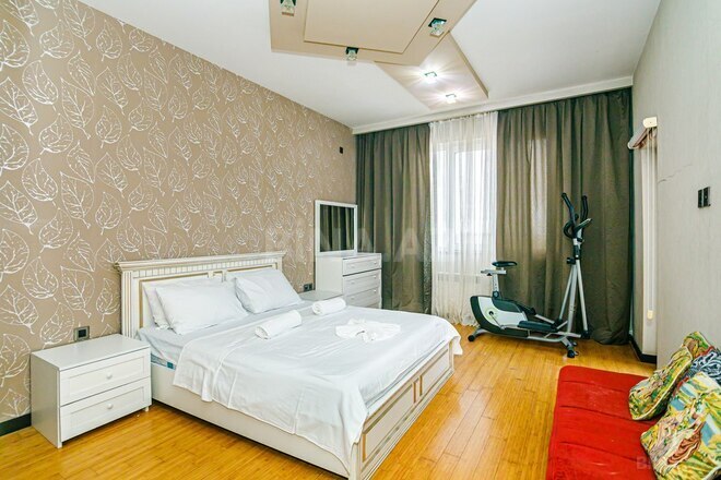 Сдаётся 3-комн. новостройка 180 м², м. 8 ноября, photo 13 from 32