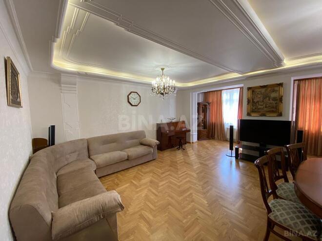 Satılır 3 otaqlı köhnə tikili 130 m², Nəriman Nərimanov m., photo 1 from 19